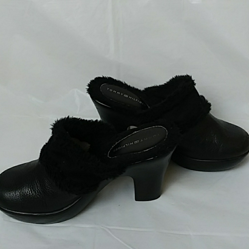 Tommy Hilfiger slip on faux fur lined clogs